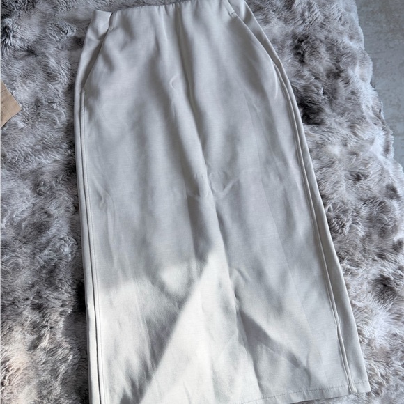 lululemon athletica Dresses & Skirts - Lululemon Athletica Cream Midi Skirt